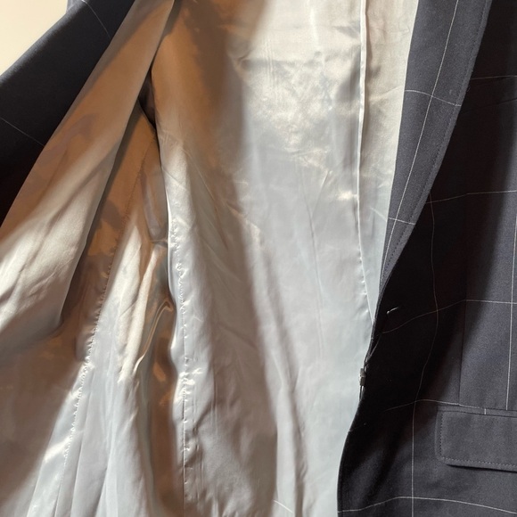 𝅺ARMANI exchange black blazer with thin lines to make plaid design - Picture 10 of 11